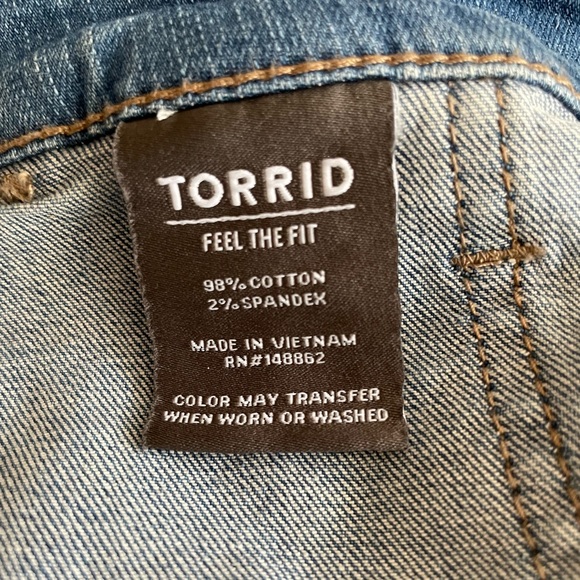 MID RISE MIDI SHORT - Picture 5 of 6